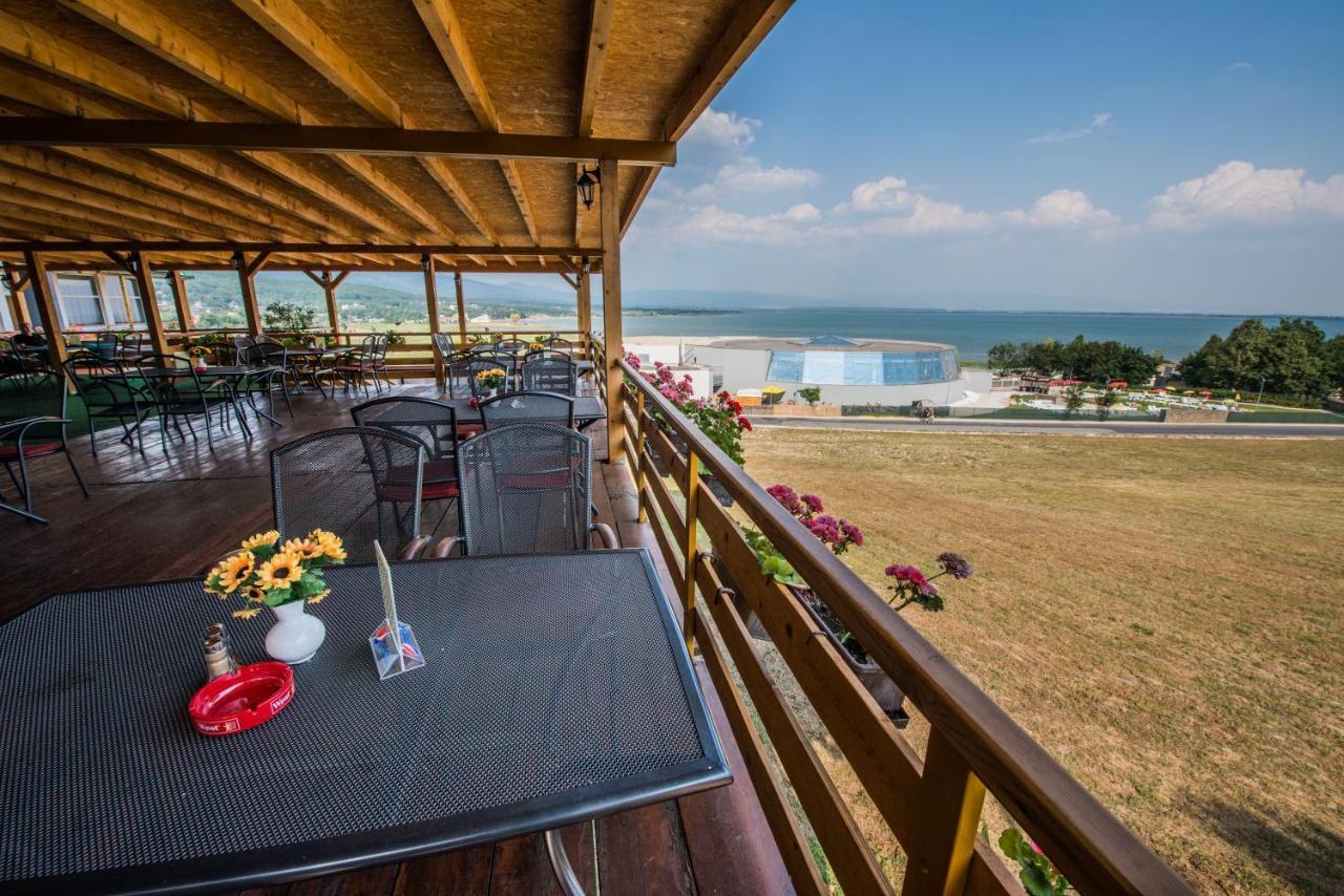 Hotel Merkur Kaluža Exteriör bild